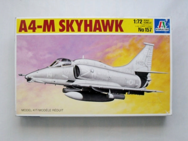 Douglas A4-M Skyhawk fighter 1/72 Scale Plastic Model Kit Italeri 157