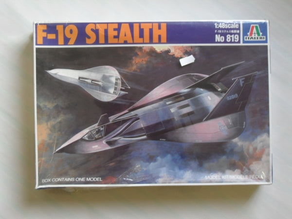 F-19 Stealth Fighter 1/72 Scale Plastic Model Kit Italeri 819