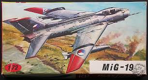 Mikoyan Mig-19 Fighter 1/72 Scale Plastic Model Kit KP 4
