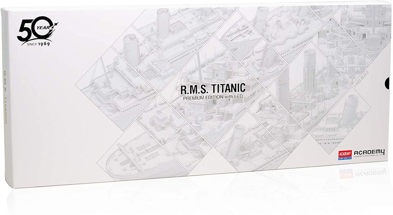 RMS Titanic Ocean Liner 1/400 Scale Plastic Model Kit Academy 14226