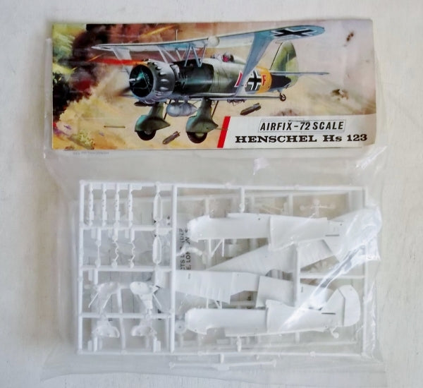 Henschel HS-123 A-1  1/72 Scale Plastic Model Kit Airfix 136