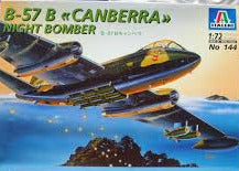 Martin B57B Canberra Bomber 1/72 Scale Plastic Model Kit Italeri 144