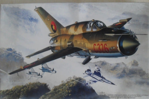 Mikoyan MiG-21 MF Fighter 1/72 Scale Plastic Model Kit Fujimi 35106
