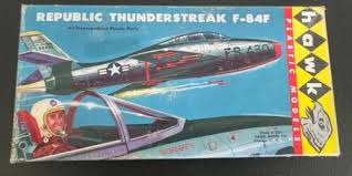Republic F-84F Thunderstreak 1/72 Scale Plastic Model Kit Testors 606