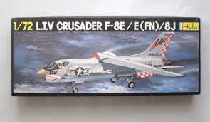 Vought F8E/8J Crusader Fighter 1/72 Scale Plastic Model Kit Heller 259