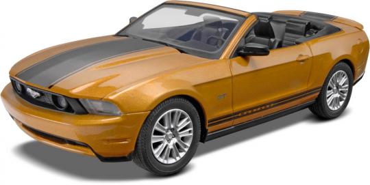 2010 Ford Mustang GT Convertible  Plastic Model  Kit