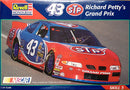 1997 Pontiac Grand Prix "Richard Petty" Plastic Model Car Kit