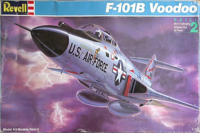 McDonnell f-101BB Voodoo Fighter 1/72 Scale Plastic Model Kit