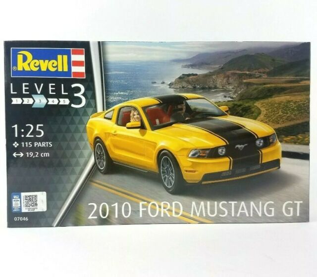 2010 Ford Mustang GT 1/24 Scale Plastic Modle Kit Revell 07046