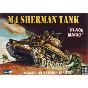 M4A1 Sherman  Armoured Vehicle  1/35 Scale Plastic Model Kit Revell 84-7864