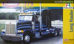 Peterbilt 378 'Long Hauler' Tractor 1/24 Scale Plastic Model Kit Italeri 3857